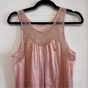 Elegant Pink Lace Sleepwear